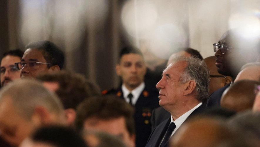 , DECRYPTAGE. Nouveau gouvernement : &laquo;&nbsp;Bras d&rsquo;honneur&nbsp;&raquo;, &laquo;&nbsp;insulte&nbsp;&raquo;… Fran&ccedil;ois Bayrou et le Modem en col&egrave;re contre Emmanuel Macron