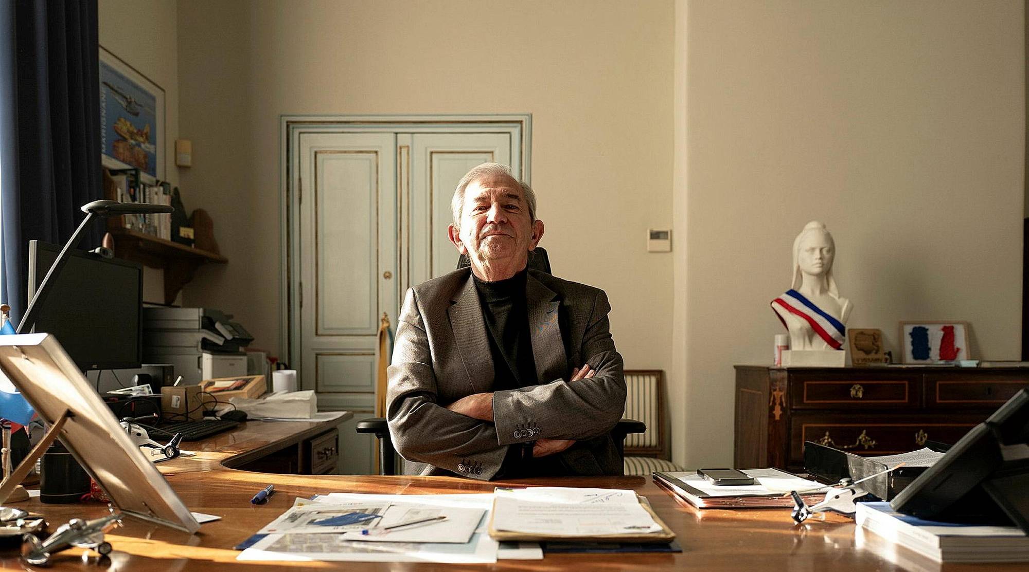 , Le maire de Marignane veut &eacute;quiper les enseignants de la ville de bombes lacrymog&egrave;ne
