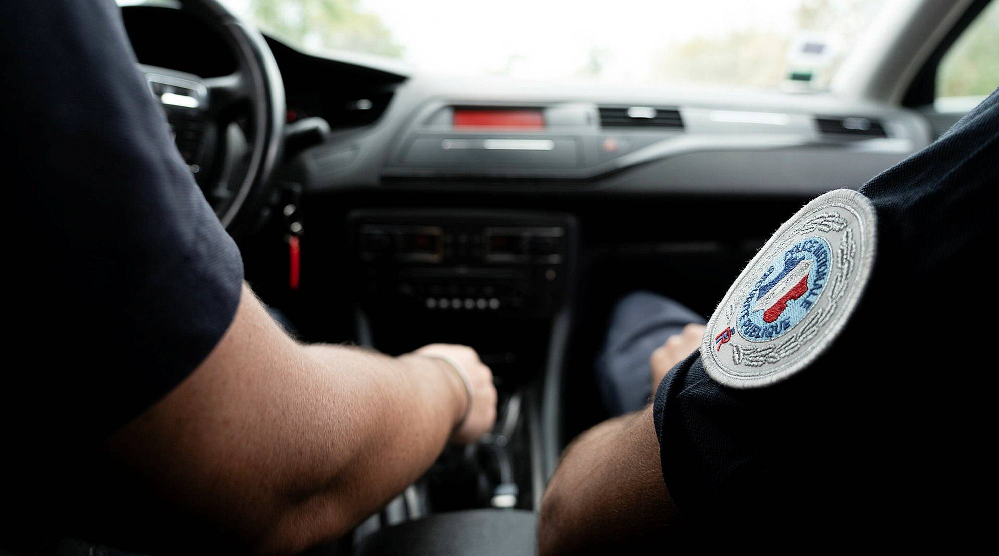 , Un maire agress&eacute; en tentant de stopper un rod&eacute;o &agrave; moto dans sa ville situ&eacute;e dans la Loire