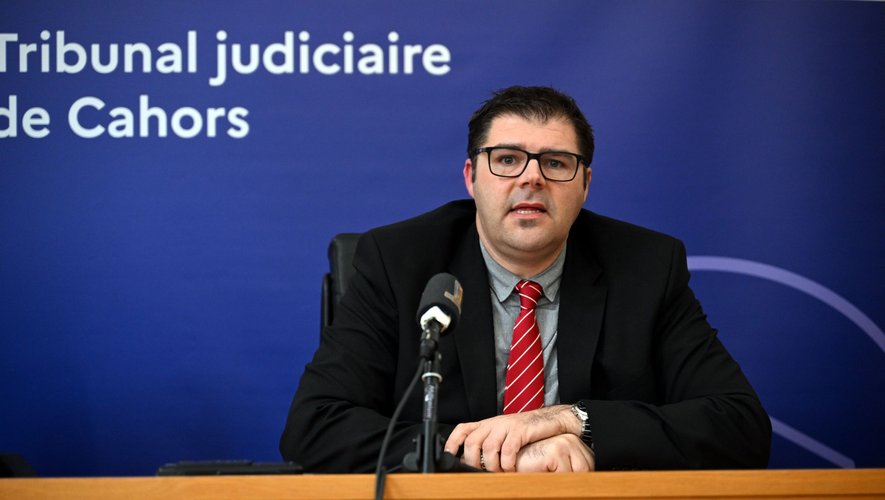 , Une sexag&eacute;naire plac&eacute;e en garde &agrave; vue pour avoir insult&eacute; et menac&eacute; de mort le maire de Vaylats pendant ses v&oelig;ux