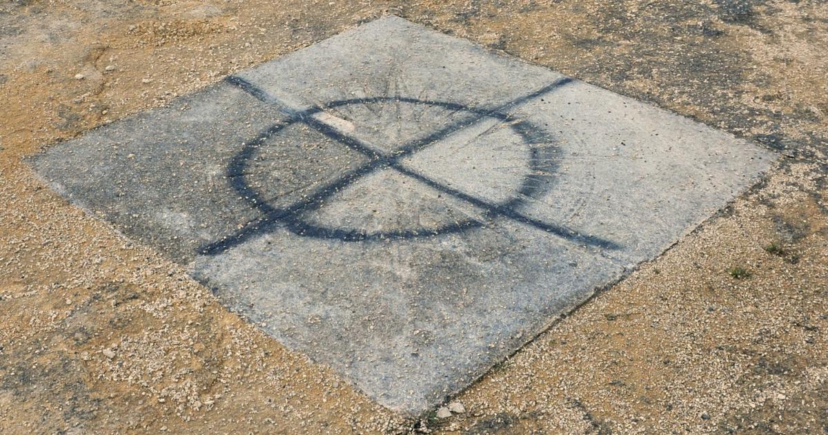 , Yvelines: le domicile d&rsquo;un &eacute;lu tagu&eacute;, son fils agress&eacute;