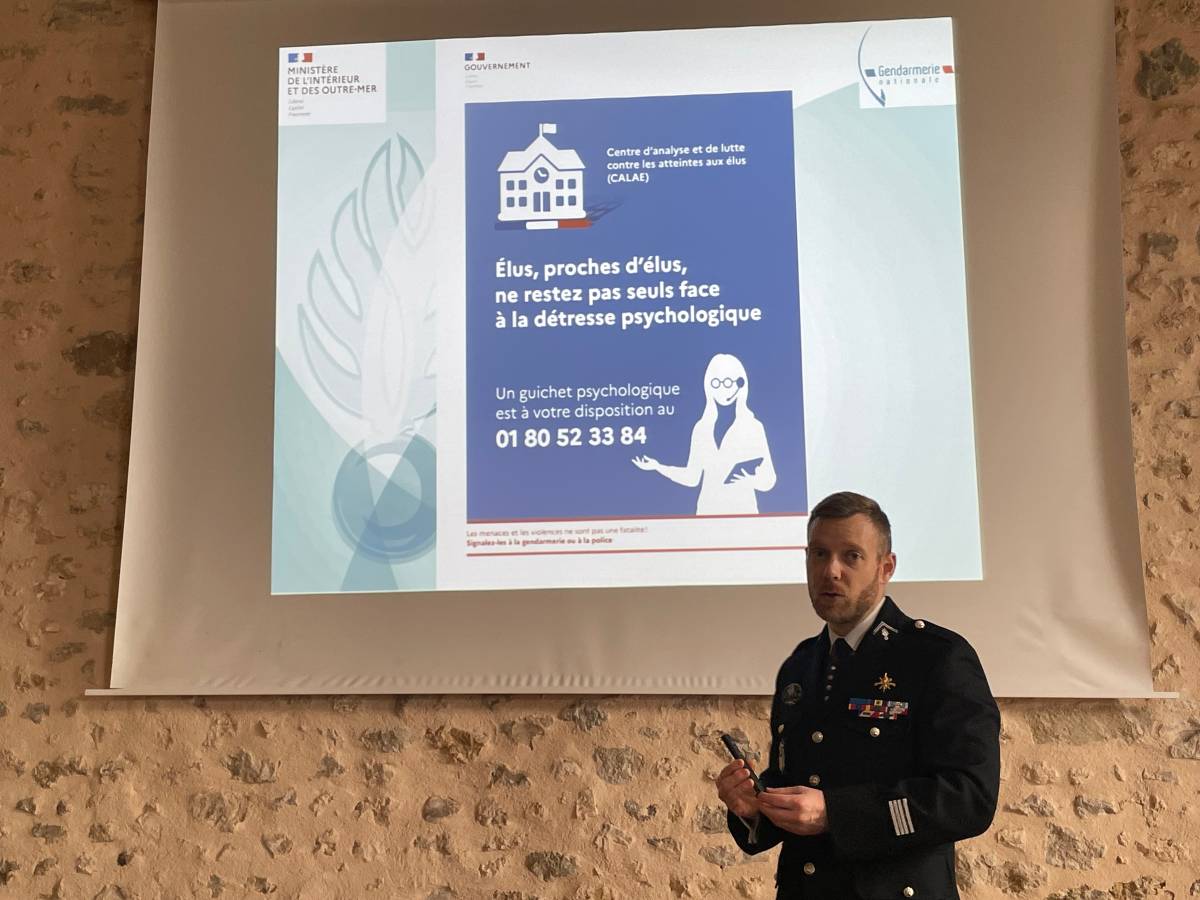, Gendarmes de la compagnie de Luc&eacute; : des outils pour aider les &eacute;lus dans leurs missions