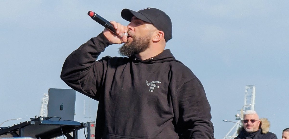 , Le Havre. Il avait jou&eacute; aux fl&eacute;chettes avec des photos d&rsquo;&eacute;lus : le rappeur M&eacute;dine relax&eacute; par la justice