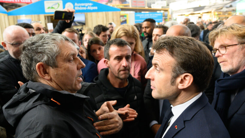 , Le Salon de l&rsquo;agriculture, du &laquo; Casse-toi, pauv&rsquo; con &raquo; &agrave; l&rsquo;&oelig;uf jet&eacute; sur Macron, une terre fertile en prises de bec