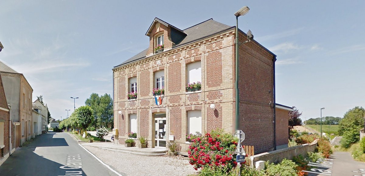 , Pr&egrave;s d&rsquo;Etretat. Un &eacute;lu frapp&eacute; par l&rsquo;un de ses administr&eacute;s
