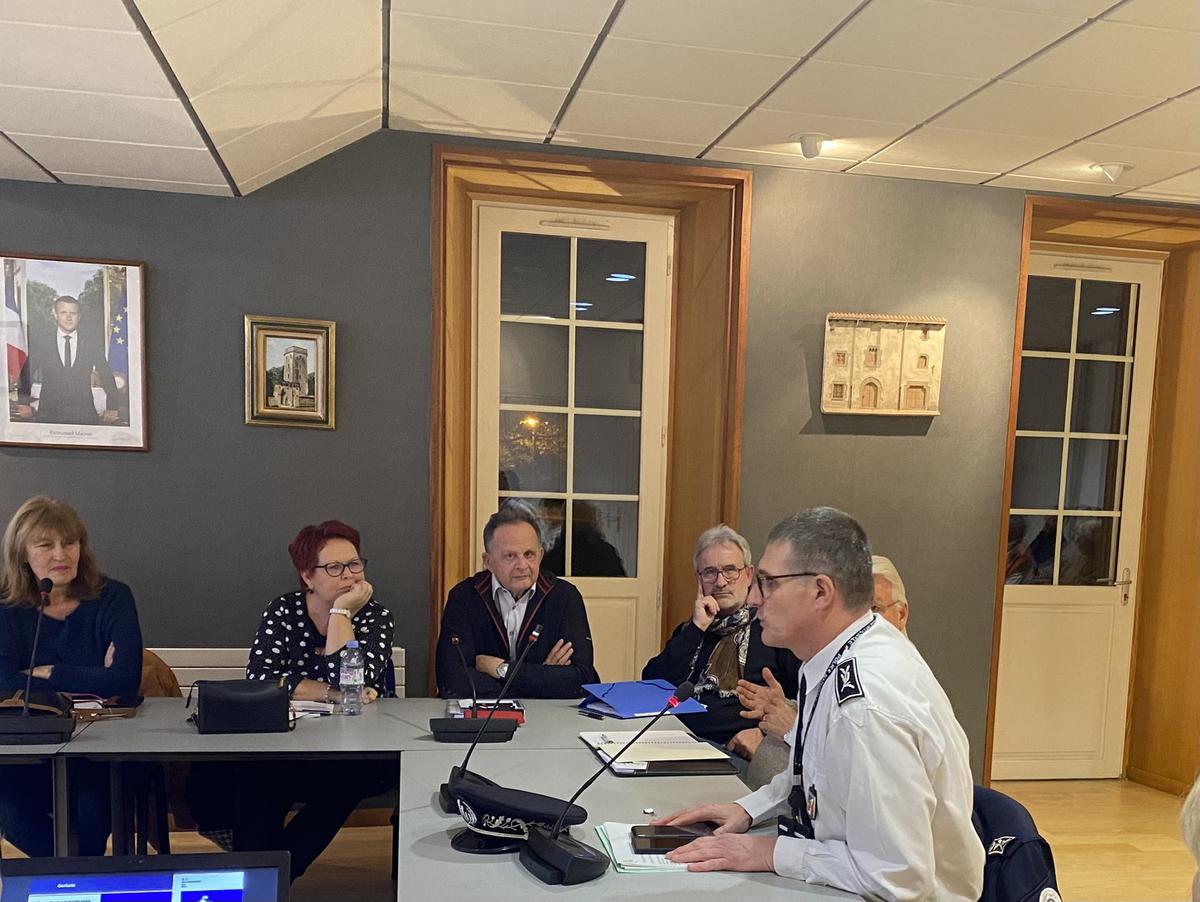 , Vaux-sur-Mer : le commissaire de police pr&eacute;sente le plan de lutte contre les violences aux &eacute;lus
