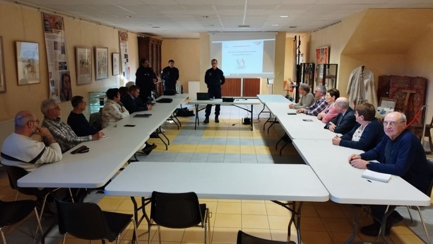 , Carmaux : la police forme les &eacute;lus de la ville &agrave; la gestion des conflits