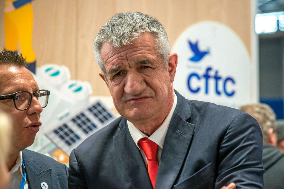 Jean Lassalle lors de la 60e &eacute;dition du Salon International de l'Agriculture&nbsp;&agrave; Paris, le&nbsp;28 f&eacute;vrier 2024. - Credit:Prezat Denis / Prezat Denis/ABACA