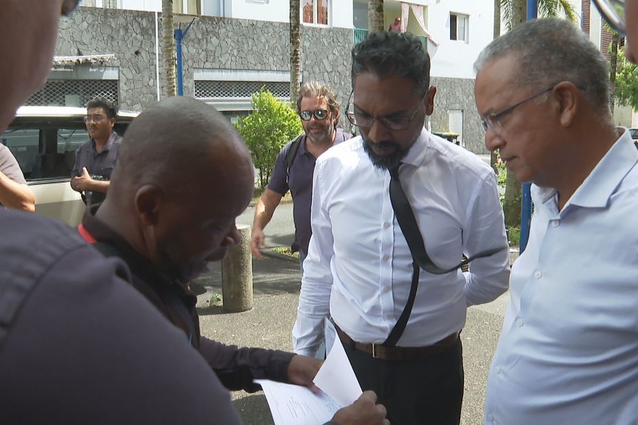 , La R&eacute;union : les &eacute;lus r&eacute;clament une table ronde sur l&rsquo;ins&eacute;curit&eacute;