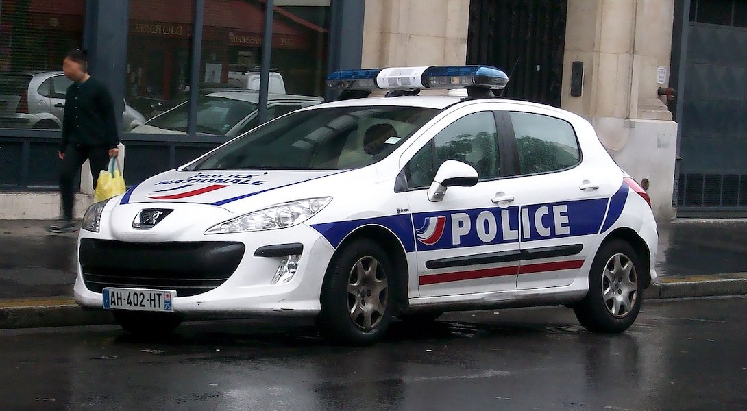, LGBTphobieVives r&eacute;actions apr&egrave;s une agression homophobe dans un bar &agrave; Paris