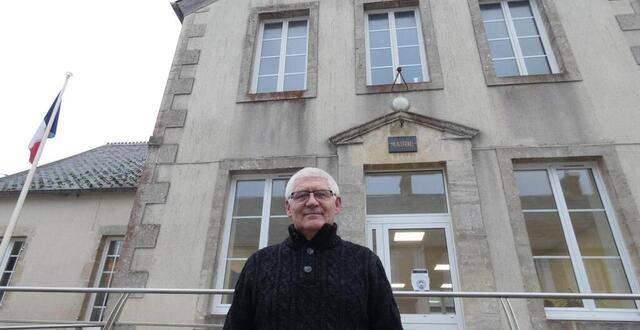 photo bernard denis a &eacute;t&eacute; maire d&eacute;l&eacute;gu&eacute; de saint-c&ocirc;me-du-mont (manche) de 2020 &agrave; 2023 apr&egrave;s avoir exerc&eacute; un mandat comme maire adjoint. 