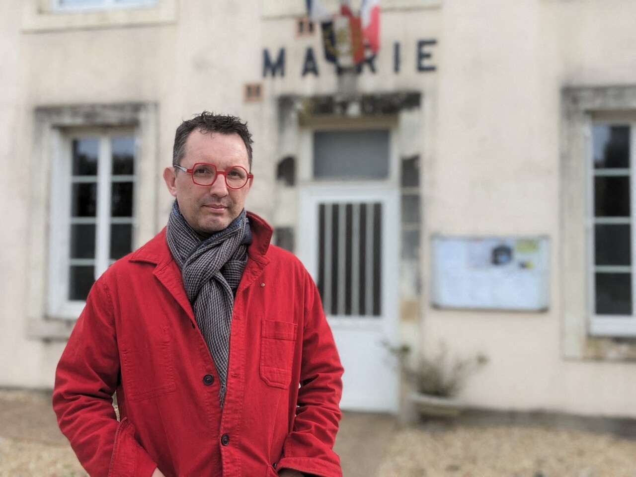 , Sarthe : menac&eacute; de mort par courrier, le maire d&rsquo;Arthez&eacute; ne &laquo; dort plus