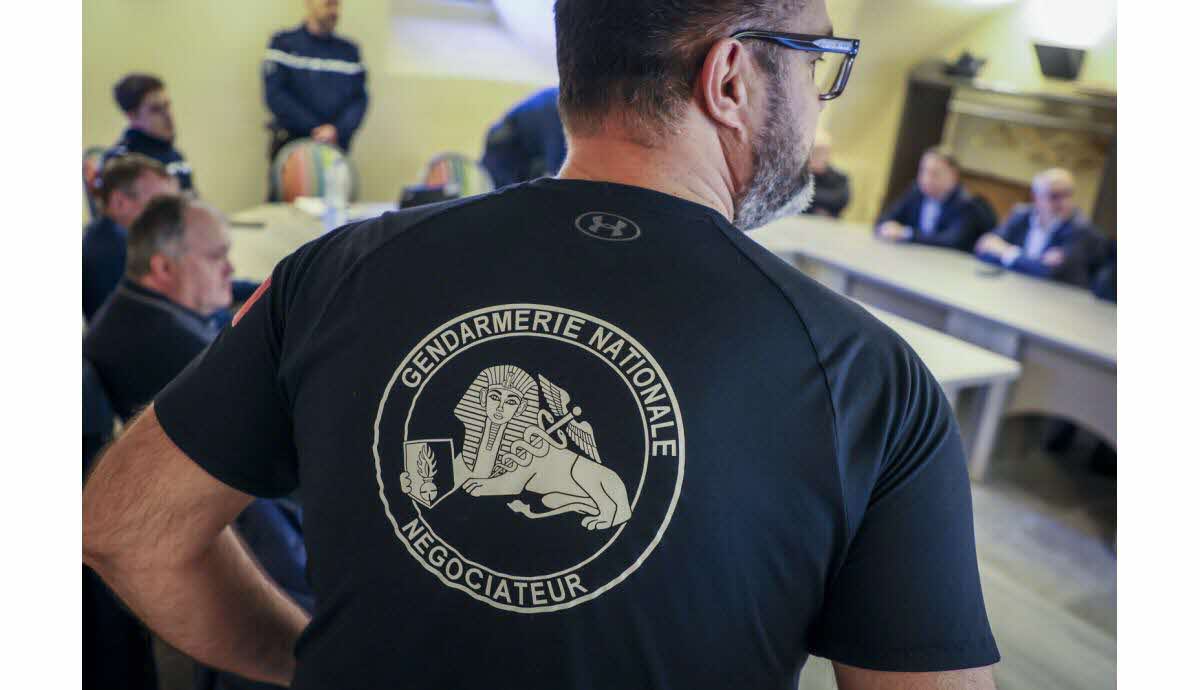 , Accueil Faits-divers – Justice Des n&eacute;gociateurs de la gendarmerie forment les &eacute;lus &agrave; la gestion de crise