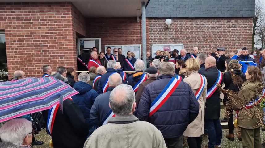 , Agression d&rsquo;un &eacute;lu : une centaine de participants au rassemblement r&eacute;publicain de Beaurepaire