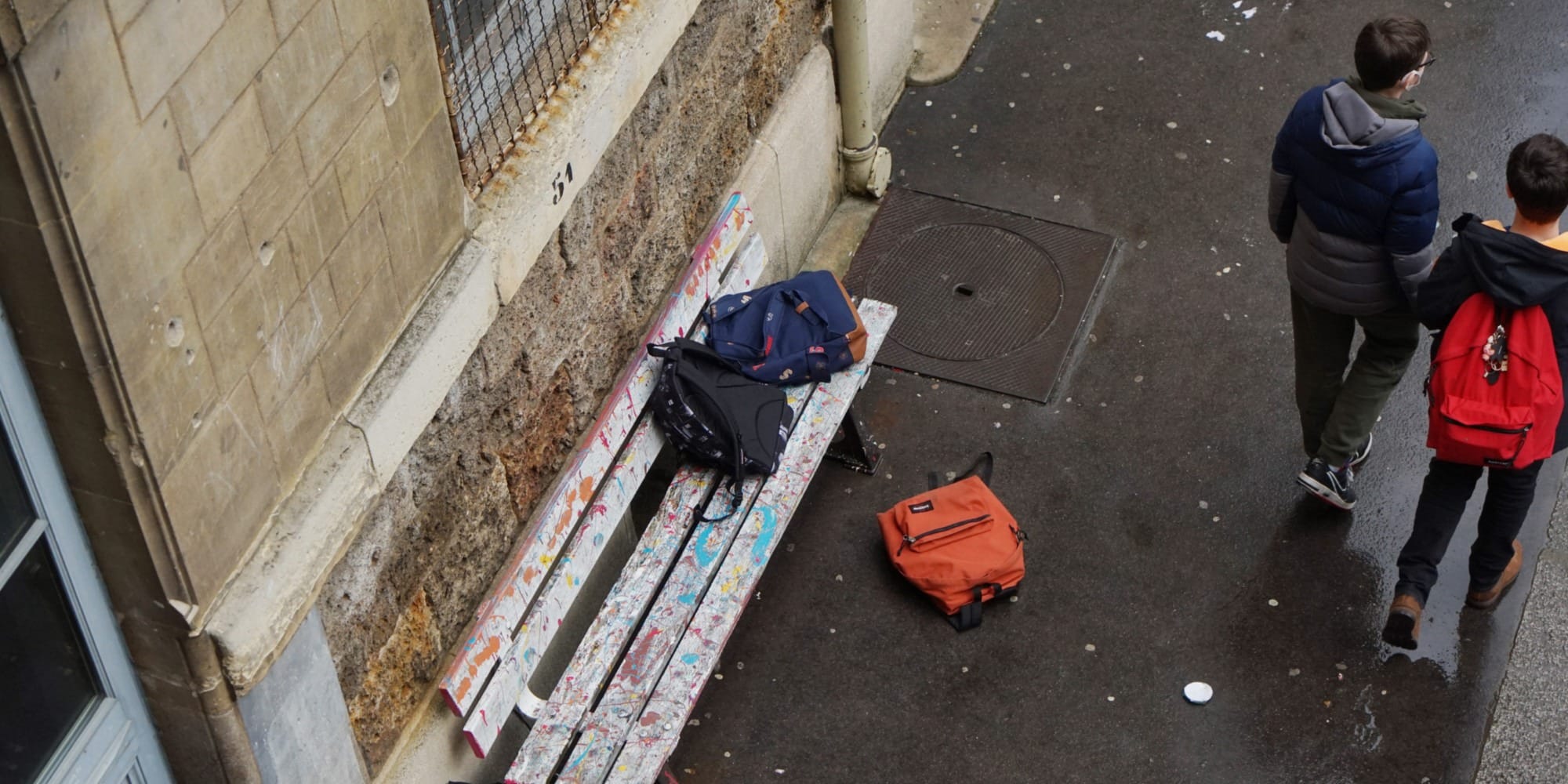 , Essonne: un coll&eacute;gien violemment agress&eacute; &agrave; la sortie des cours, son pronostic vital engag&eacute;