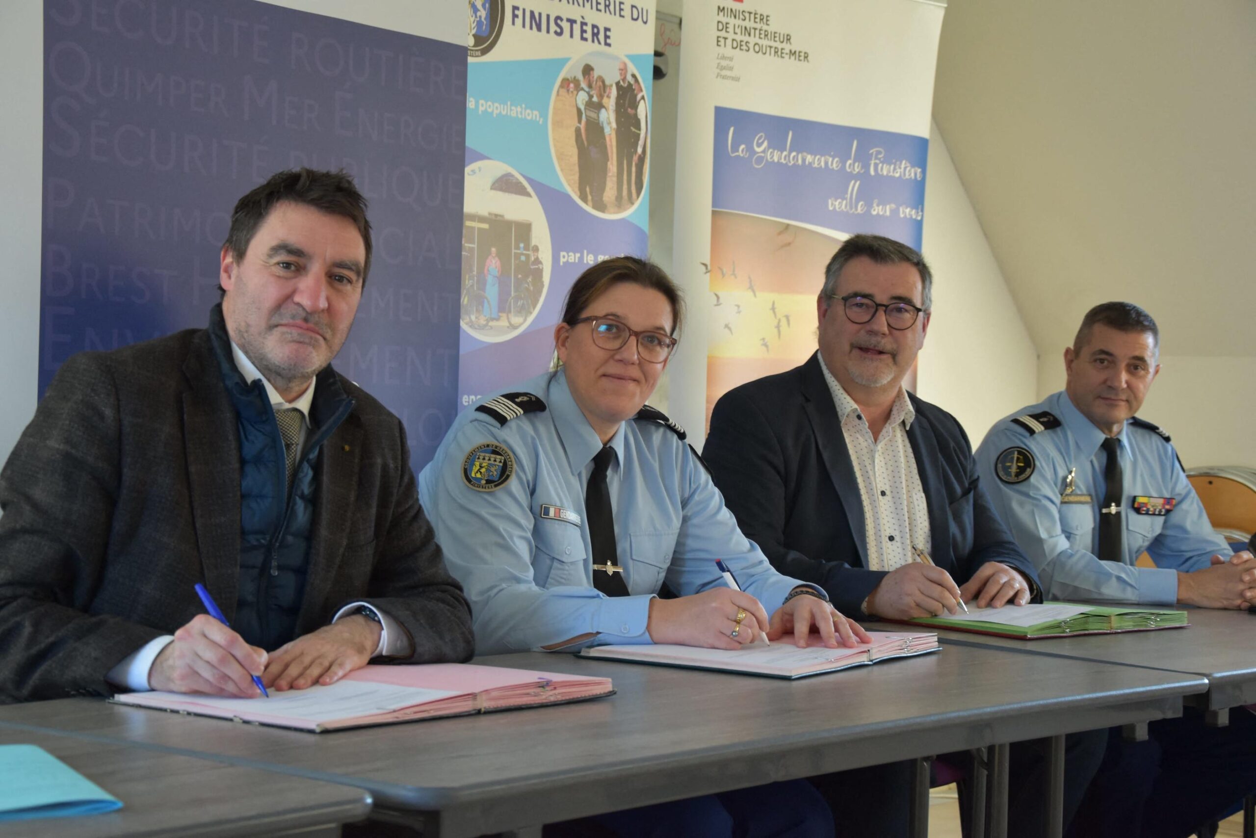 , Face &agrave; la hausse des violences contre les &eacute;lus, les maires ruraux du Finist&egrave;re en appellent &agrave; la gendarmerie