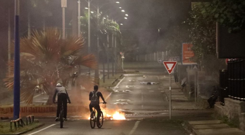 , Face aux violences, les maires parlent &laquo;&nbsp;d&rsquo;une seule voix&nbsp;&raquo;
