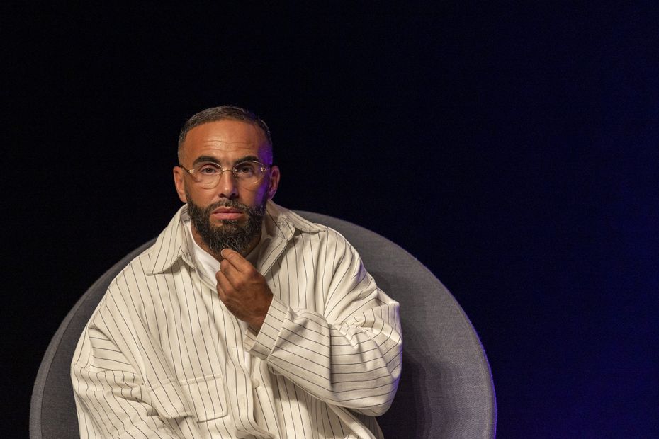 , Fl&eacute;chettes lanc&eacute;es sur des portraits d&rsquo;&eacute;lus : le rappeur M&eacute;dine relax&eacute; par la justice