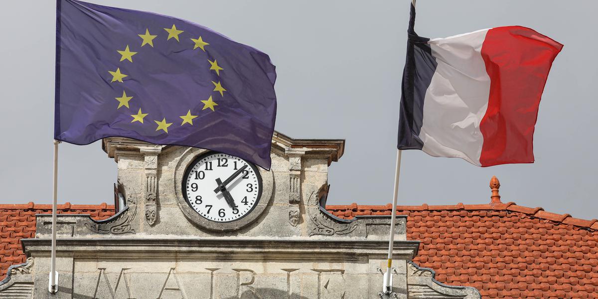 , Justice : des &eacute;lus effray&eacute;s par des p&eacute;tards se d&eacute;fenestrent, une enqu&ecirc;te ouverte