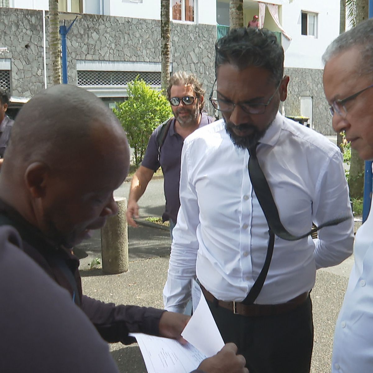 , La R&eacute;union : les &eacute;lus r&eacute;clament une table ronde sur l&rsquo;ins&eacute;curit&eacute;