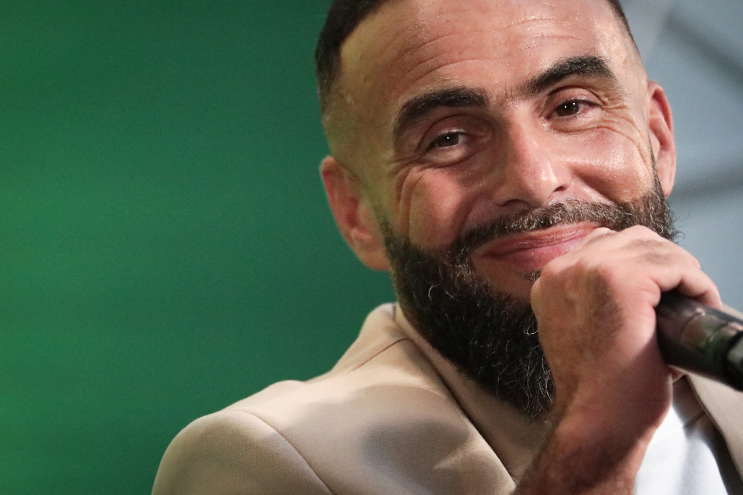 , Le rappeur M&eacute;dine relax&eacute; dans l&rsquo;affaire de la vid&eacute;o o&ugrave; il lance des fl&eacute;chettes sur les photos d&rsquo;&eacute;lus