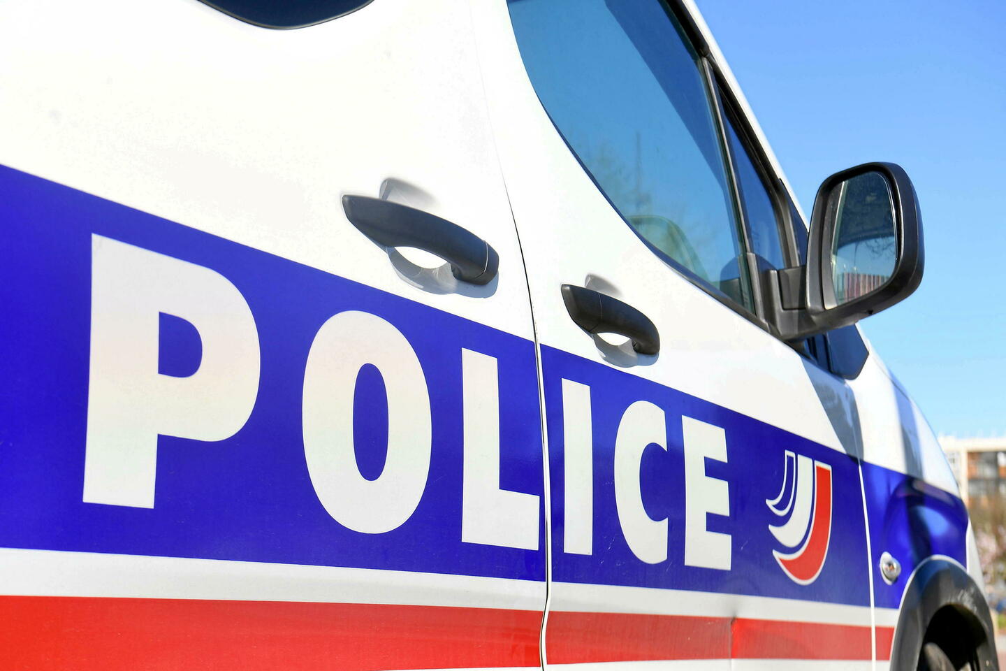 , LGBTphobieVives r&eacute;actions apr&egrave;s une agression homophobe dans un bar &agrave; Paris