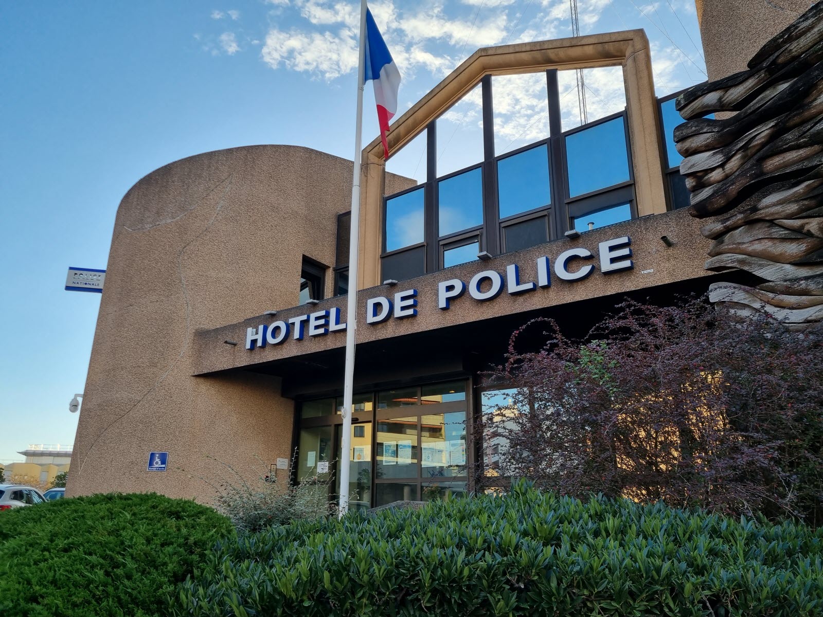 , Loire Impliqu&eacute;e dans l&rsquo;agression d&rsquo;une adolescente et &eacute;crou&eacute;e pour ex&eacute;cuter une peine de 4 mois