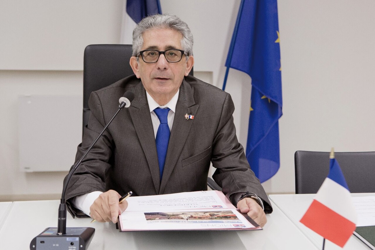 , M&eacute;tropole de Lyon : d&eacute;mission fracassante et surprise d&rsquo;un maire &eacute;lu depuis dix ans
