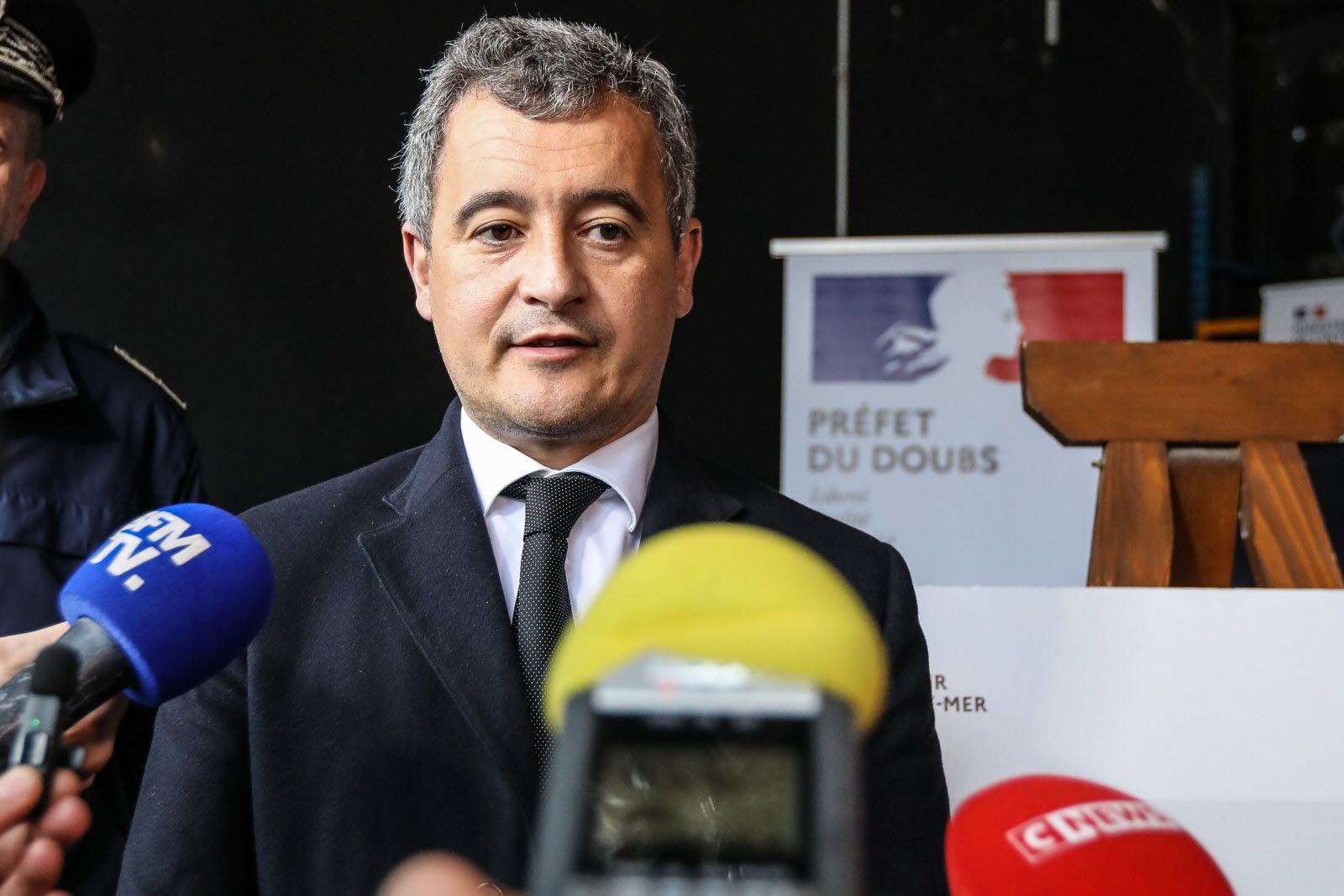, Paris Un homme frapp&eacute; &agrave; la sortie d&rsquo;une synagogue, Darmanin d&eacute;nonce un &laquo; acte inqualifiable