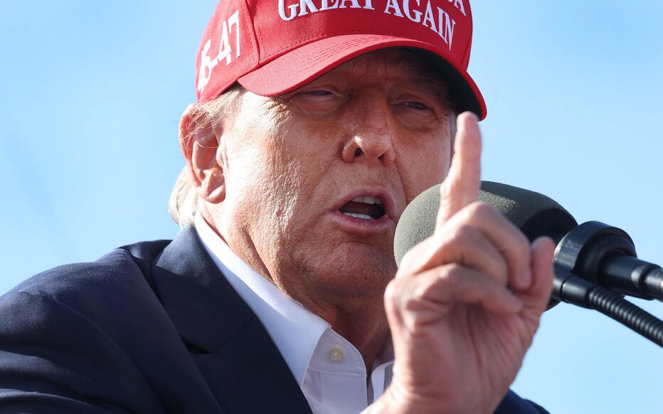 , Pr&eacute;sidentielle am&eacute;ricaine 2024 : Trump pr&eacute;dit une &laquo; boucherie &raquo; pour l&rsquo;&eacute;conomie s&rsquo;il n&rsquo;&eacute;tait pas &eacute;lu