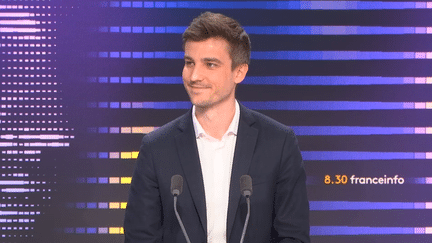 L&eacute;on Deffontaines, t&ecirc;te de liste Gauche Unie / PCF aux &eacute;lections europ&eacute;ennes, sur franceinfo le 25 avril 2024. (FRANCEINFO / RADIO FRANCE)