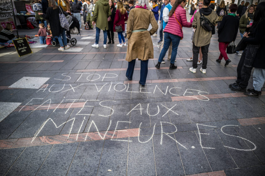 , Relaxe d&rsquo;un homme accus&eacute; de violences familiales : le droit de correction invoqu&eacute; par les juges est &laquo; contraire &agrave; la loi