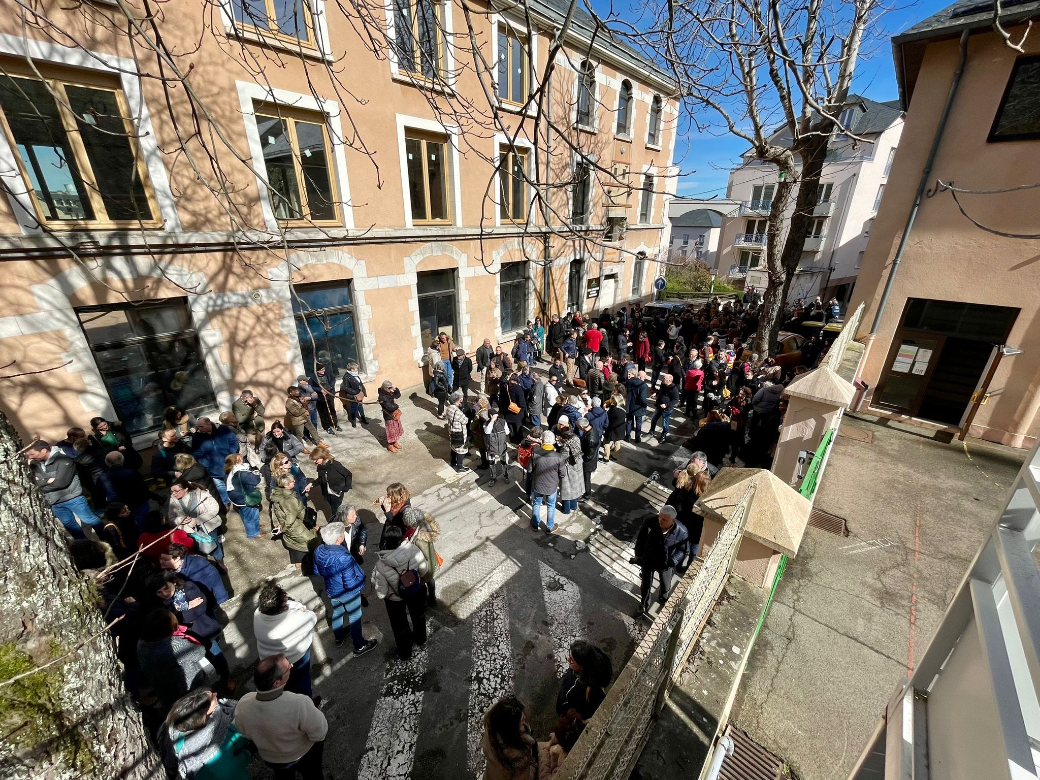 , Une directrice d&rsquo;&eacute;cole agress&eacute;e dans l&rsquo;Aveyron : le maire de Rodez sera pr&eacute;sent au rassemblement