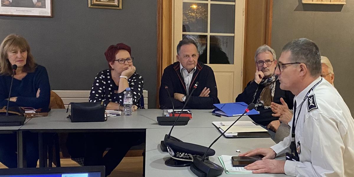 , Vaux-sur-Mer : le commissaire de police pr&eacute;sente le plan de lutte contre les violences aux &eacute;lus
