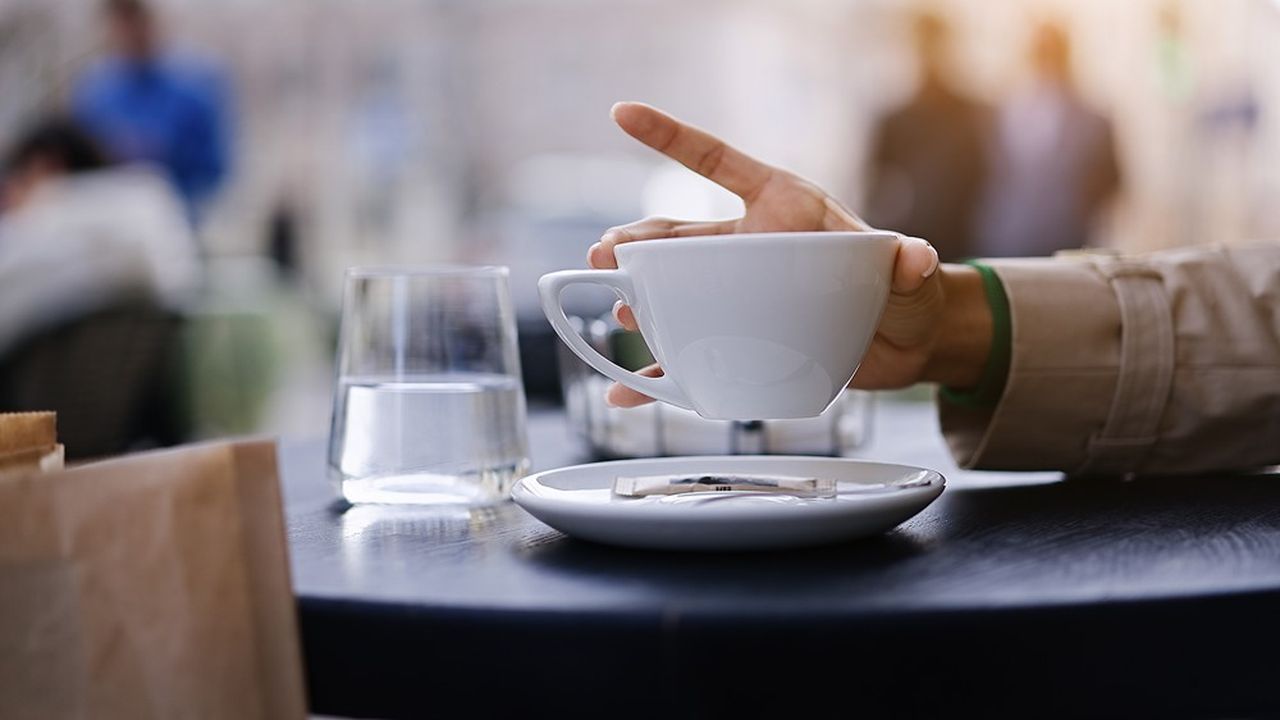 , A Sarcelles, les femmes s&rsquo;organisent pour reconqu&eacute;rir les caf&eacute;s