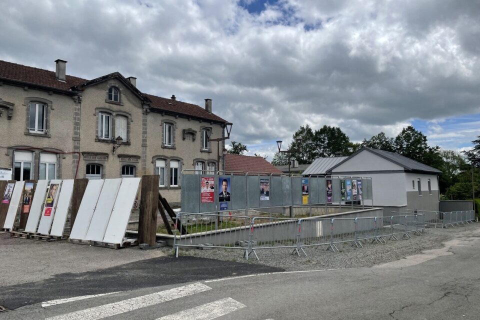 La nouvelle mairie de Saint-Etienne-de-Maurs.