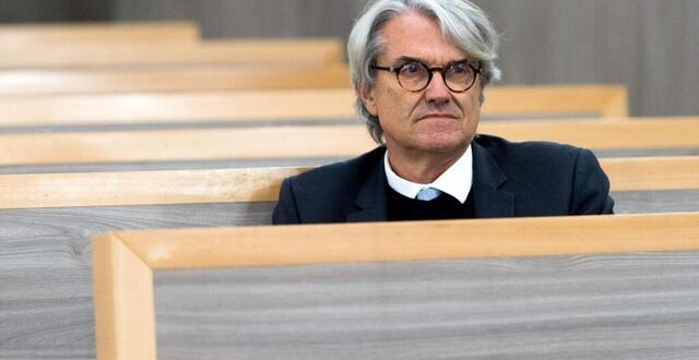 photo l'ancien d&eacute;put&eacute; la r&eacute;publique en marche (lrem, aujourd'hui renaissance), pierre cabar&eacute;, regarde son proc&egrave;s alors qu'il fait face &agrave; des accusations d'agression sexuelle sur une ancienne employ&eacute;e au palais de justice de montauban, dans le sud-ouest de la france, le 28 mai 2024. 