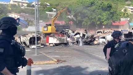 &Eacute;meutes en Nouvelle-Cal&eacute;donie : l&rsquo;&eacute;tat d&rsquo;urgence va &ecirc;tre lev&eacute;