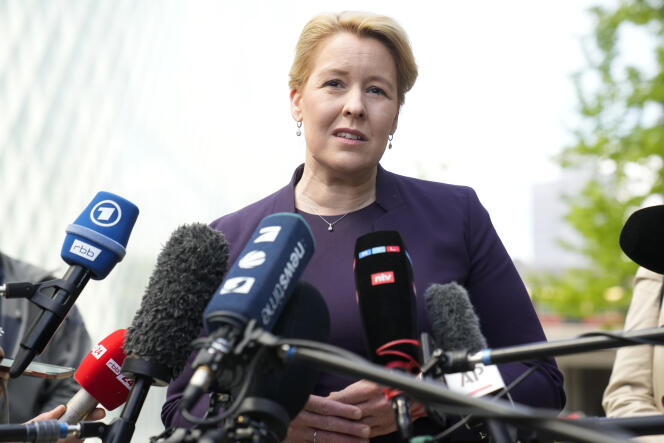 Franziska Giffey, s&eacute;natrice et ex-maire de Berlin, face aux m&eacute;dias lors d&rsquo;un &eacute;v&eacute;nement sur l&rsquo;&eacute;nergie solaire &agrave; Berlin, le 8&nbsp;mai&nbsp;2024. 
