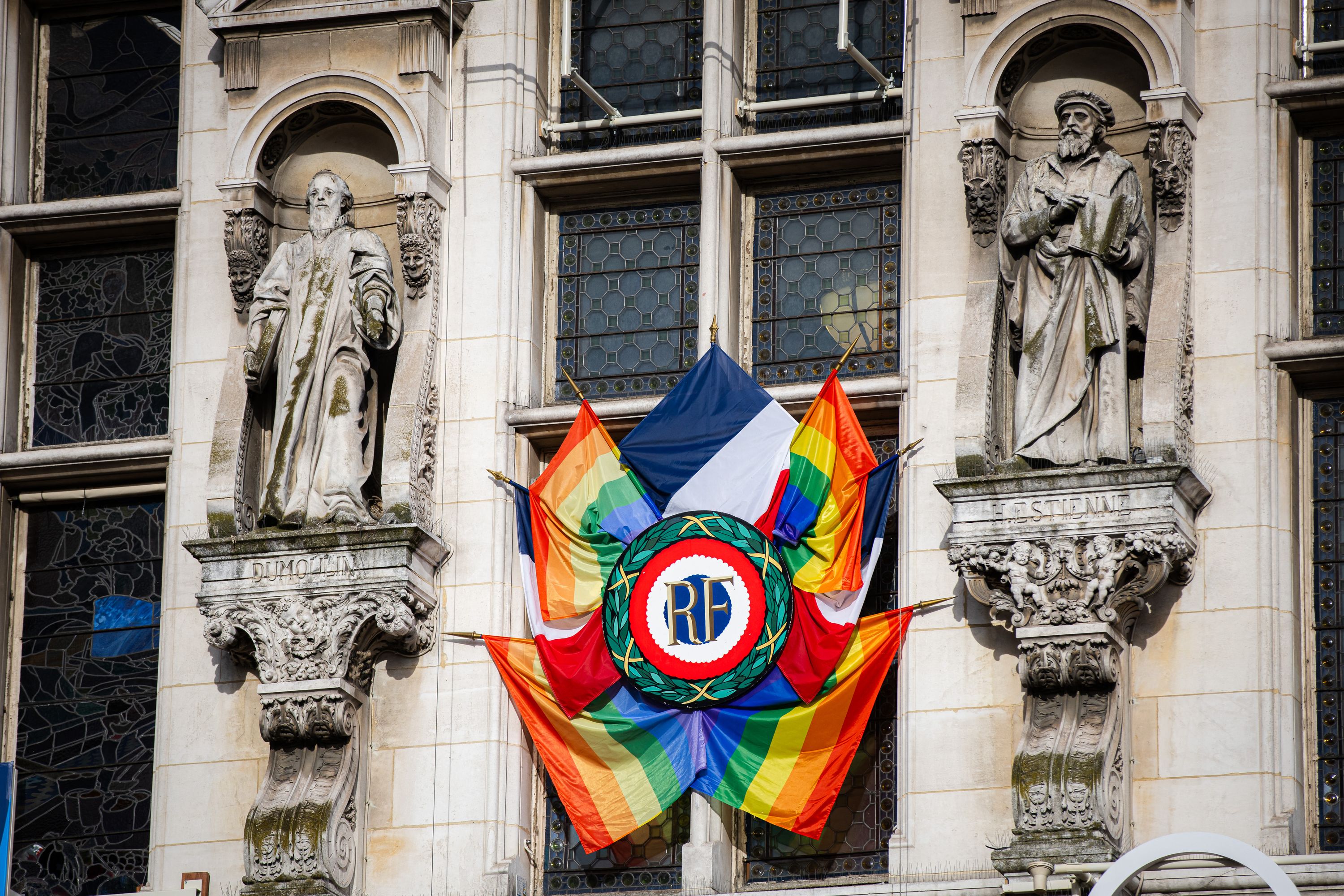 , La l&acirc;chet&eacute; des associations LGBT face aux nouvelles menaces homophobes