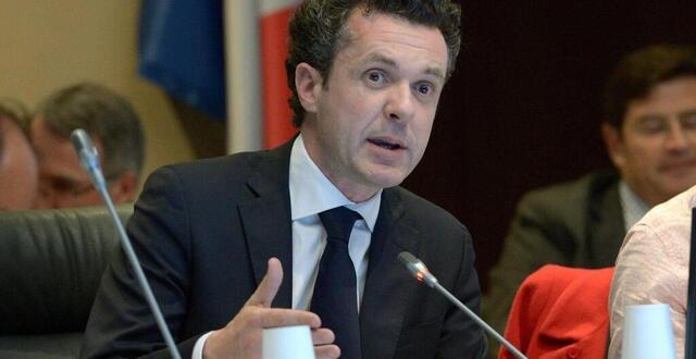 photo ministre de la transition &eacute;cologique et de la coh&eacute;sion des territoires, christophe b&eacute;chu si&egrave;ge aussi au conseil municipal, en qualit&eacute; de premier adjoint. mais pas assez souvent, estime l&rsquo;opposition. 