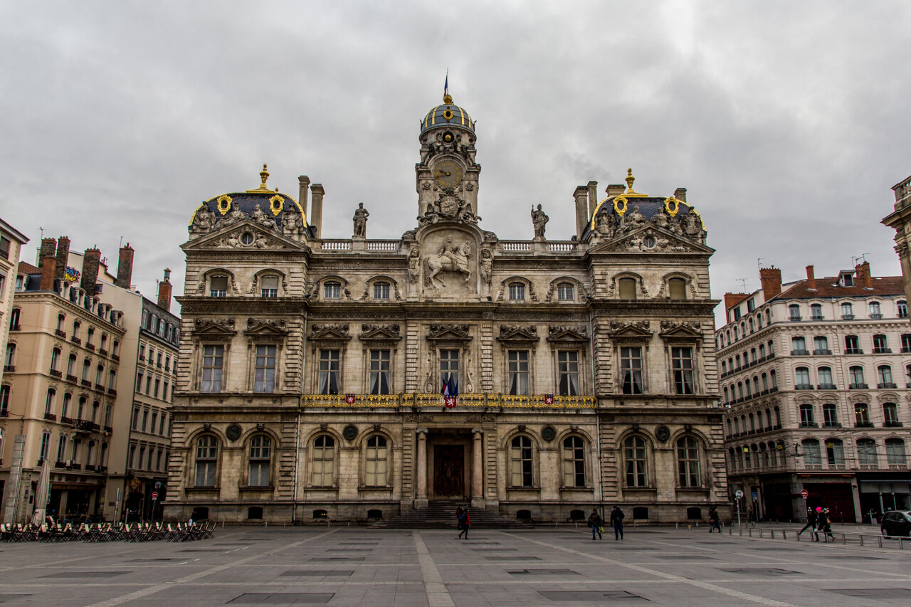 , Lyon : des turbulences au conseil municipal entre &eacute;lus, l&rsquo;insulte &laquo;&nbsp;salopard&nbsp;&raquo; lanc&eacute;e