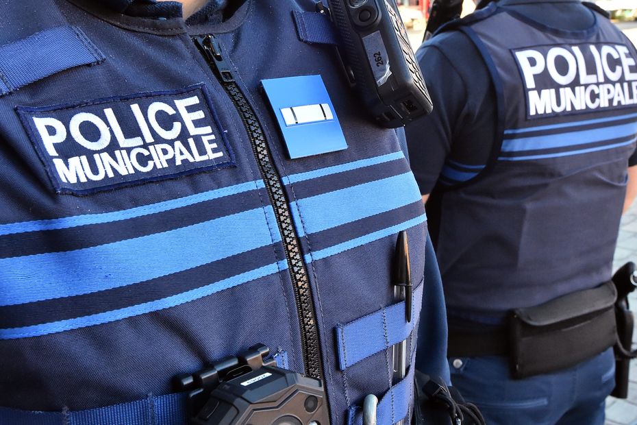 , Un policier municipal violemment agress&eacute; lors d&rsquo;une intervention, le maire lui apporte son soutien sur les r&eacute;seaux sociaux