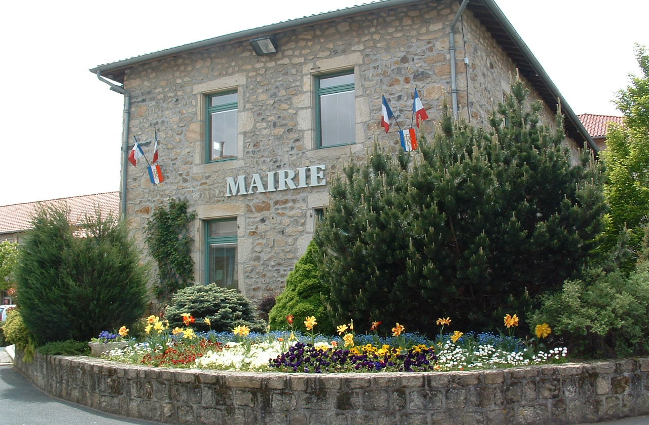 , Deux &eacute;lus agress&eacute;s &agrave; l&rsquo;issu du Conseil Municipal &agrave; Saint-Germain-Laprade