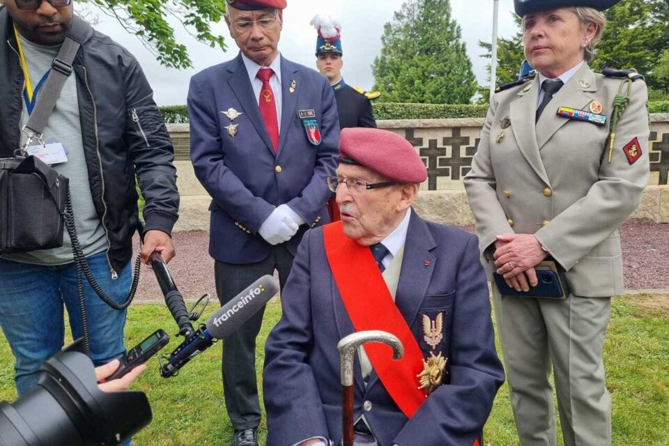 Achille Muller, l'un des quatre derniers survivants SAS fran&ccedil;ais, est &agrave; Plumelec ce 5 juin pour les 80 ans du D&eacute;barquement.
