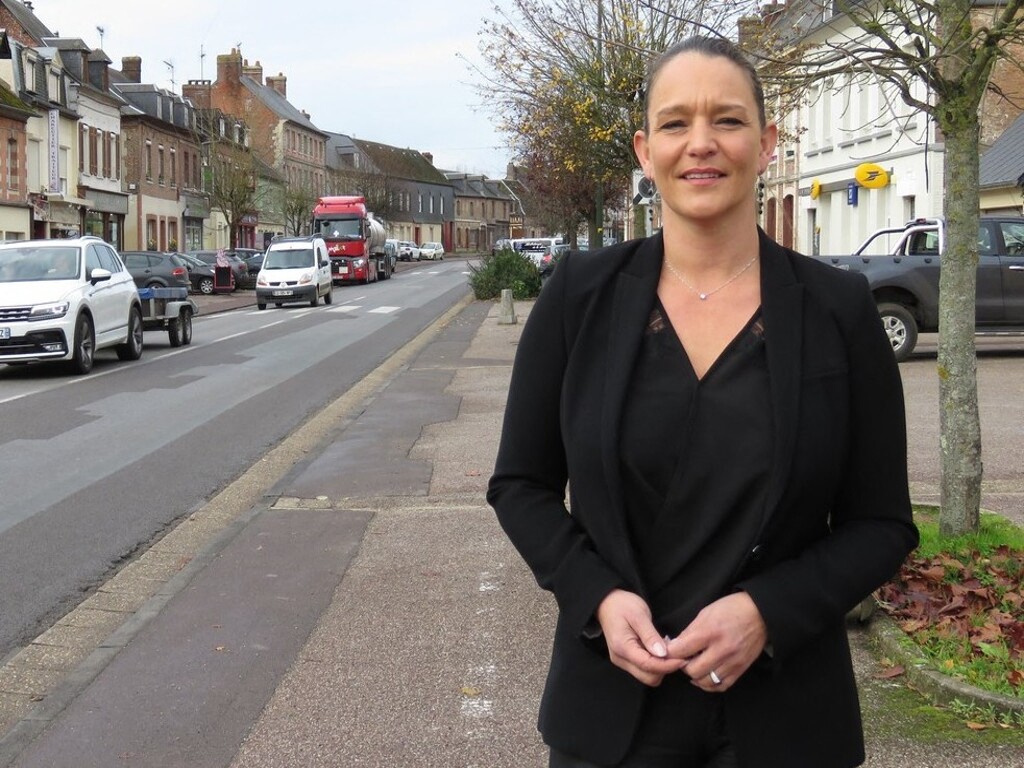 , La maire de Bourneville-Sainte-Croix victime d&rsquo;une agression sur un terrain de football