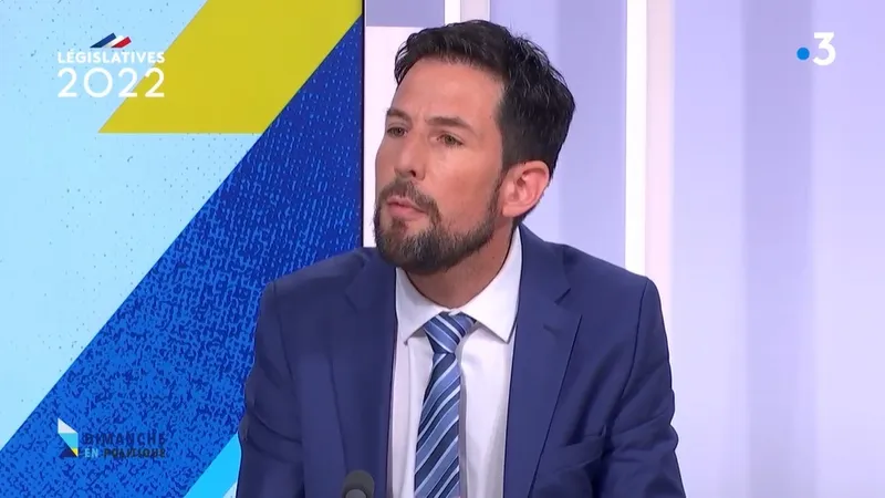 Matthieu Bloch sur le plateau de France 3 Franche-Comt&eacute; lors du d&eacute;bat des l&eacute;gislatives 2022.