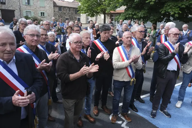 , Les &eacute;lus de Haute-Loire &laquo;&nbsp;ne c&eacute;deront pas&nbsp;&raquo; face &agrave; la violence