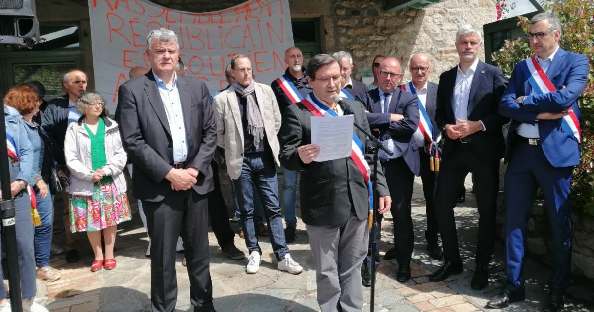 , Saint-Germain-Laprade 200 personnes sont venues soutenir les &eacute;lus agress&eacute;s
