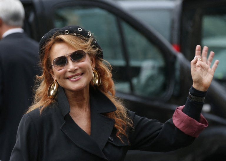 , En concert dans le Nord, Julie Pietri &laquo;&nbsp;insulte son public &agrave; plusieurs reprises&nbsp;&raquo; car il n&rsquo;applaudit pas assez